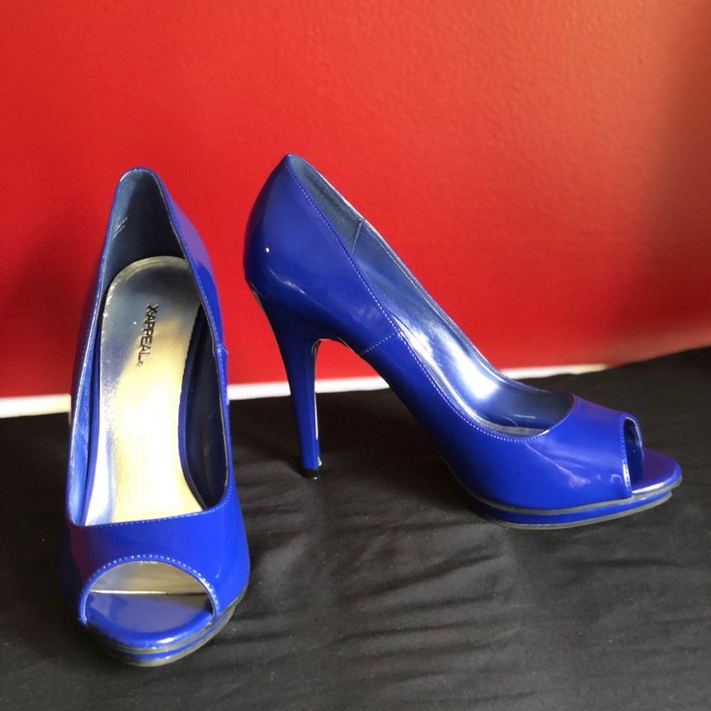 Size 9 XAPPEAL royal blue high heels